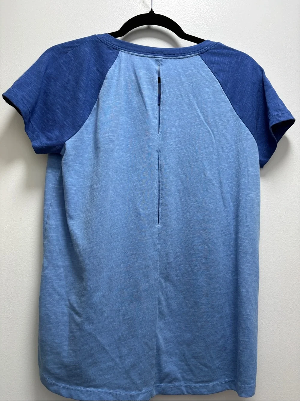 Nike KC Royals Womens’ Light Blue and Royal Blue Raglan Tee